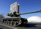 O grotesco espetáculo dos tanques no asfalto