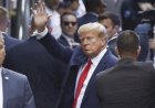 Trump se entrega e está preso para enfrentar acusações criminais nos Estados Unidos