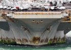 El USS Abraham Lincoln llega a Tailandia mostrando su deterioro tras 286 días en el mar