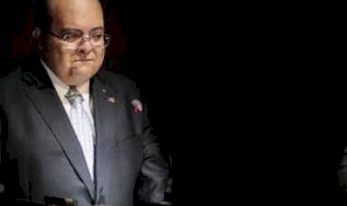 O passado bate a porta: a encruzilhada do governador Ibaneis Rocha