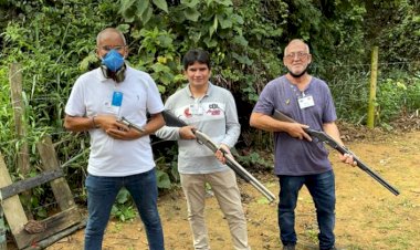 Chefe do Incra no RJ posta foto armado e camponeses veem ameaça