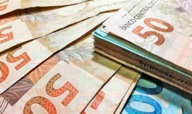 Com inflação nas nuvens, salário mínimo vai para o buraco