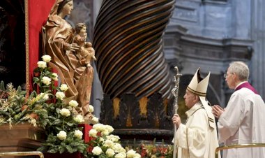 Nossa Senhora de Montserrat, doada pelo Brasil ao Vaticano, pelo presidente Jango, presente na missa do Galo.