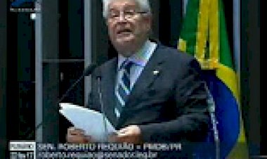 Com apoio de Lula, Roberto Requião anuncia filiação ao PT e pré-candidatura ao Governo do Paraná