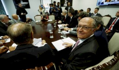 PEC é apresentada no Senado com Bolsa Família fora do teto por 4 anos e previsão de R$ 198 bilhões