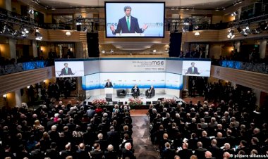Analista: Ocidente cometeu 'erro estratégico' ao não convidar Rússia para Conferência de Munique