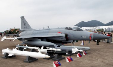“Pacto com o Diabo”: Deputada dos EUA ameaça Argentina por negociar aviões com a China