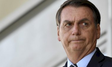 Alexandre de Moraes autoriza apreensão de passaporte e armas de Bolsonaro