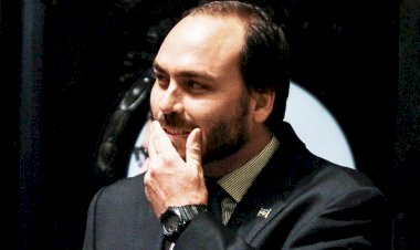 ​​​​​​​CARLOS BOLSONARO ATACA PRESIDENTE DO REPUBLICANOS, SEU PRÓPRIO PARTIDO