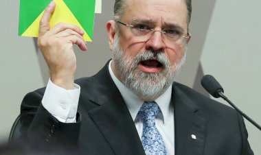 Aras protesta contra colaboração de Cid: 'PGR não aceita delação conduzida pela PF'