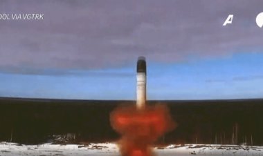 Rússia carrega míssil hipersônico com capacidade nuclear em sítio de lançamento