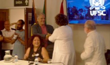 Dia da Memória e Defesa da Democracia: UFSC recebe oficialmente documentos sobre a ditadura