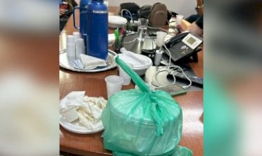Fotos: ocupação no gabinete do presidente do INSS tem marmita e faixas