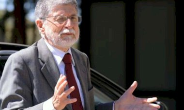 Amorim adverte para que prêmio a Corina não “facilite uma intervenção estrangeira”
