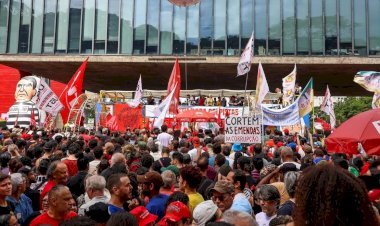 Em várias capitais, manifestantes vão às ruas contra PL da Dosimetria