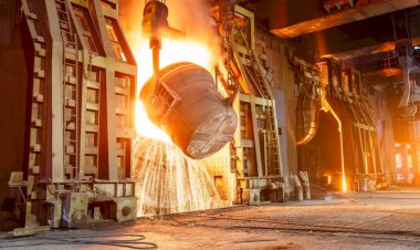 Reino Unido nacionaliza British Steel e reverte privatização promovida por Margaret Thatcher
