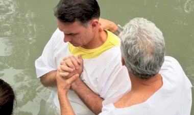 Por que a imagem de Jair Bolsonaro com evangélicos não cola em Flávio