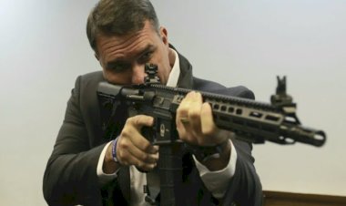 Além de arrastar milícias, o que Flávio planeja é o fim do PIX, perseguir aposentados e destruir o agro