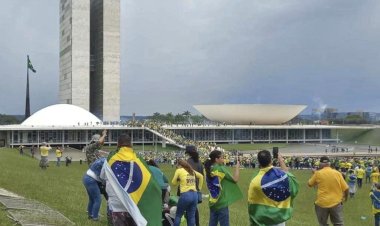 Os golpistas estão chegando