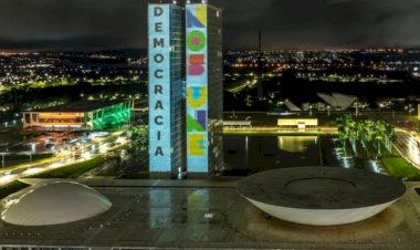 A democracia resiste e continua viva