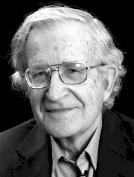 Noam Chomsky vê ‘mão americana’ na ascensão de Bolsonaro à presidência