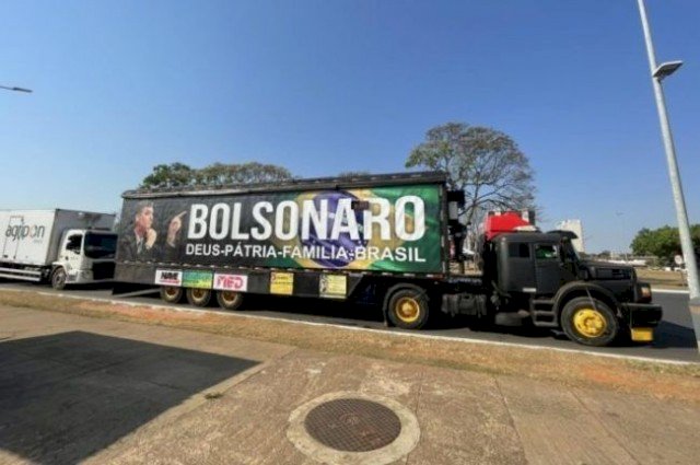 Recuo de Bolsonaro das ameaças ao STF causa curto-circuito na base de apoiadores: “Game over”