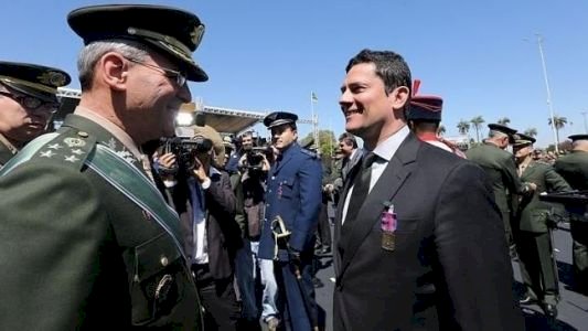 Militares percebem que Bolsonaro irá para o lixo da História e optam por Moro
