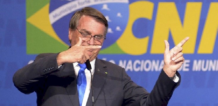 Em desespero, Bolsonaro volta a fazer ameaças e diz que só aguarda “sinalização do povo” para providência