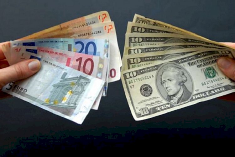 Sanções contra Rússia fragilizam UE: euro cai abaixo do dólar pela 1ª vez na história