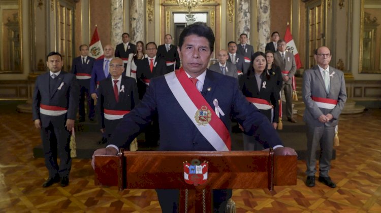 Direita peruana destitui o Presidente Castillo