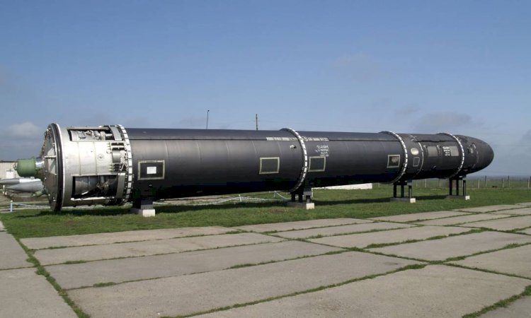 Míssil nuclear mais poderoso do mundo entra em atividade na Rússia
