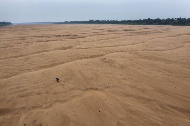 Seca no Amazonas: Rio Negro atinge menor nível em 121 anos, com apenas 13,59 metros