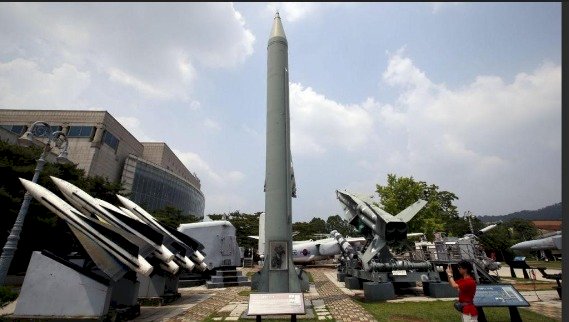 Coreia do Norte dispara míssil em meio a aumento de tensões