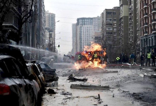 Rússia lança o maior ataque de drones contra a Ucrânia, diz Zelensky