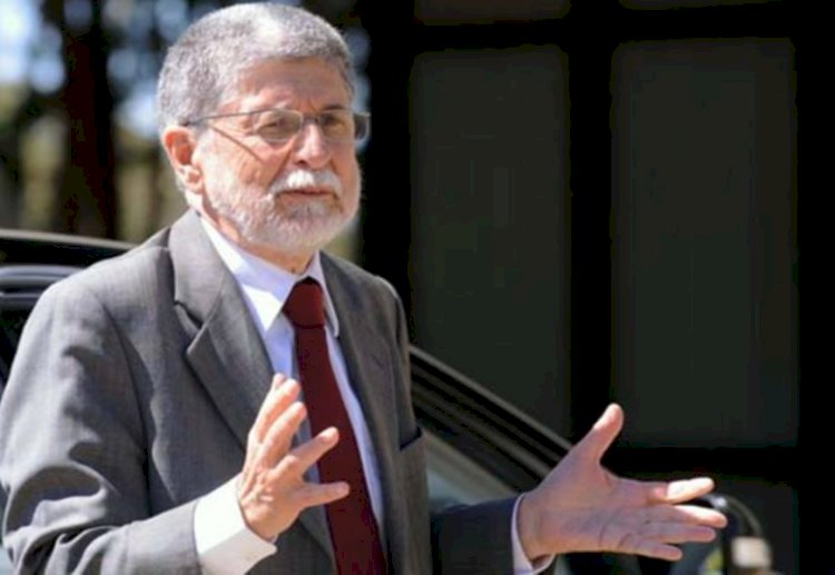 Amorim adverte para que prêmio a Corina não “facilite uma intervenção estrangeira”