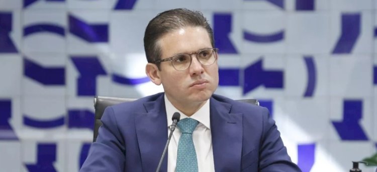 Motta completa 100 dias de silêncio sobre funcionárias fantasmas em seu gabinete