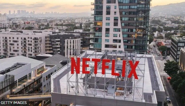 A surpreendente compra da Warner Bros pela Netflix que pode revolucionar indústria do cinema nos EUA