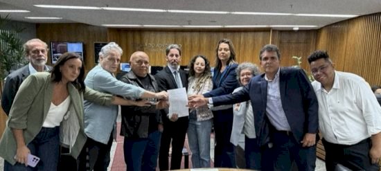 PT, PV, PCdoB, Rede e PDT acionam STJ contra Ibaneis