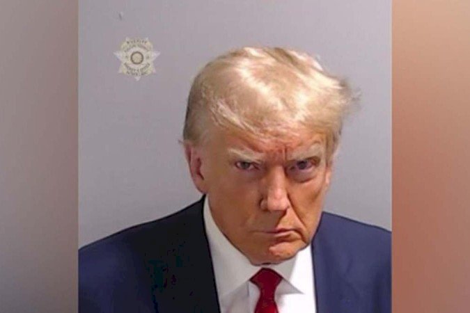 Trump diz que decisão da Suprema Corte é uma 'desgraça' e impõe nova tarifa global de 10%