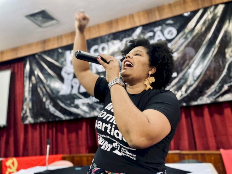 Samara, única pré-candidata mulher e negra à Presidência, defende aumento de 100% do salário mínimo