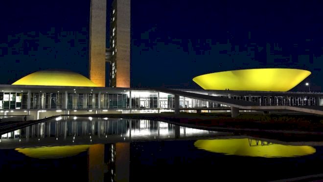 Congresso derruba vetos de Lula e libera verba para municípios antes da eleição