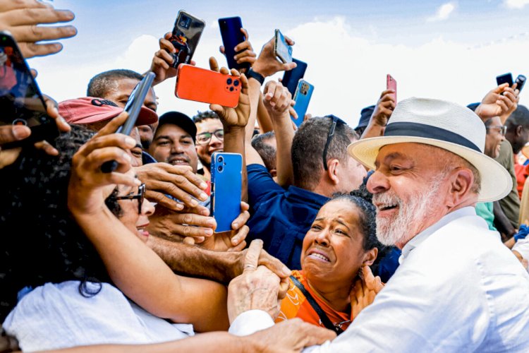 Pesquisa: Lula mantém vantagem sobre Flávio Bolsonaro 