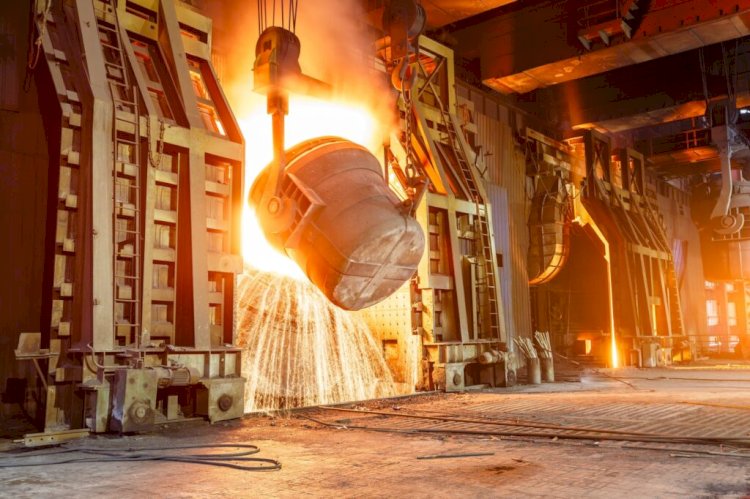Reino Unido nacionaliza British Steel e reverte privatização promovida por Margaret Thatcher