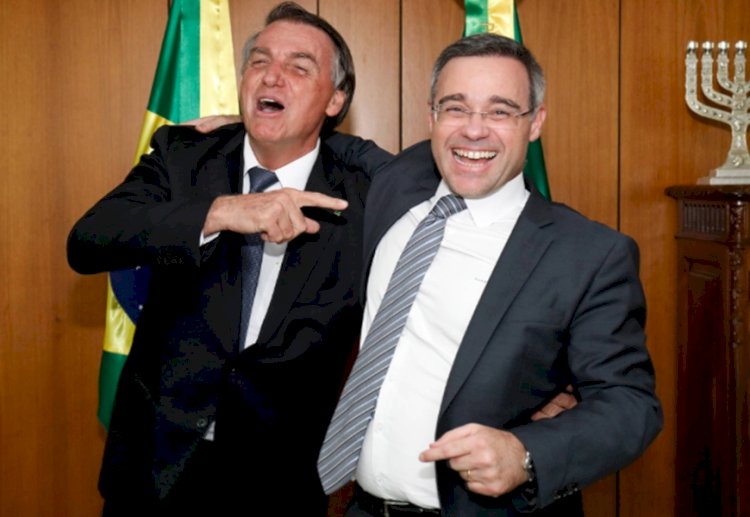 Até quando Mendonça vai acobertar os crimes de Flávio Bolsonaro com Vorcaro?