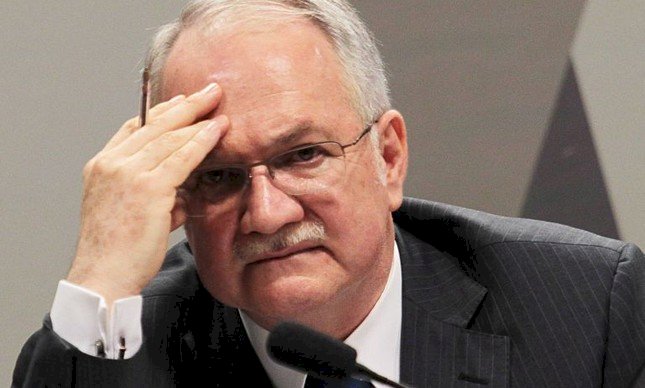 Fachin revoga liminares de Dino e Mendonça, mas ainda vai avaliar permanência de Andrei na PF