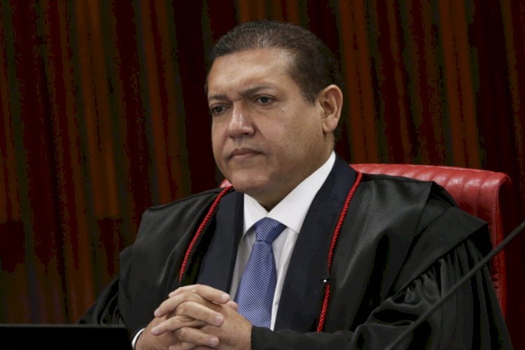 Mensagens de Vorcaro apontam repasse mensal de R$ 500 mil a filho de Nunes Marques