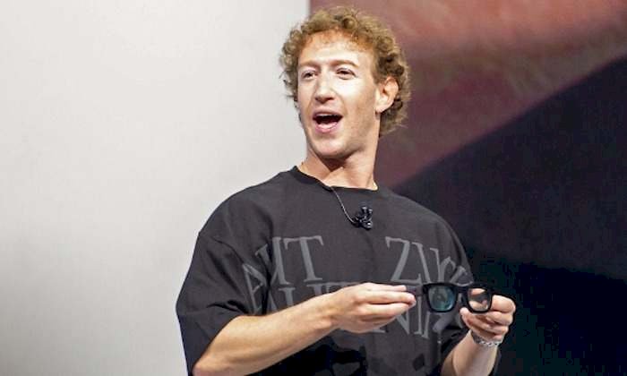 Como Hollywood passou de glorificar os fundadores de tecnologia para retratá-los como vilões: de 'empregos' a 'a rede social'